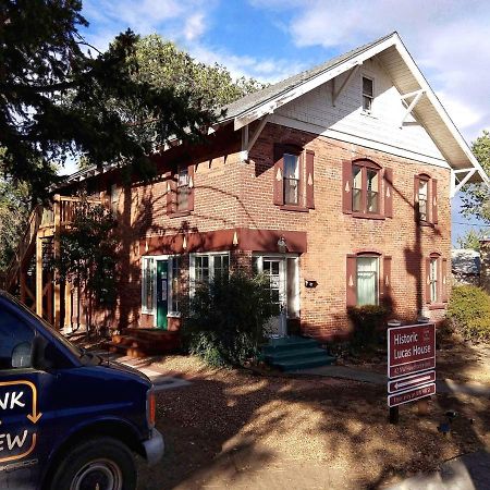 Bunk & Brew Historic Lucas House - Hostel Bend Buitenkant foto