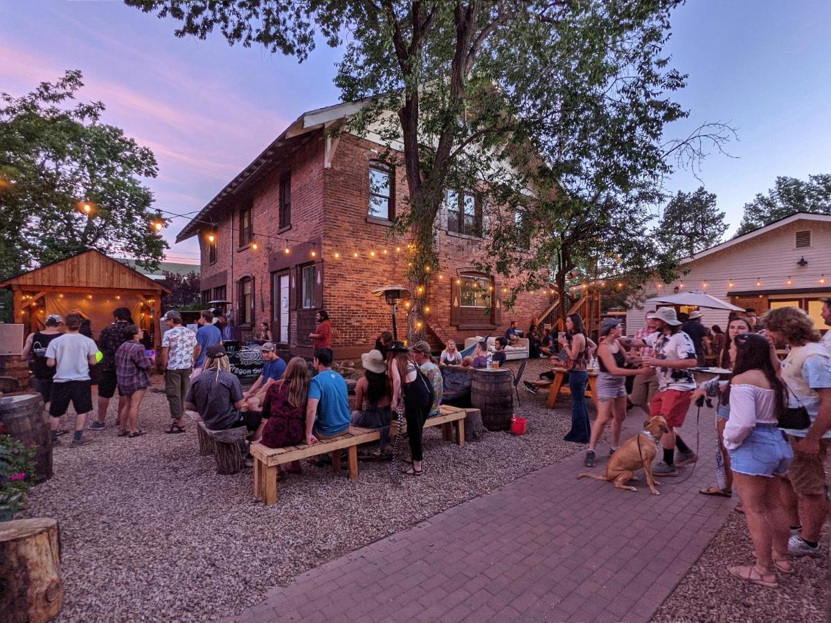 Bunk & Brew Historic Lucas House - Hostel Bend Buitenkant foto