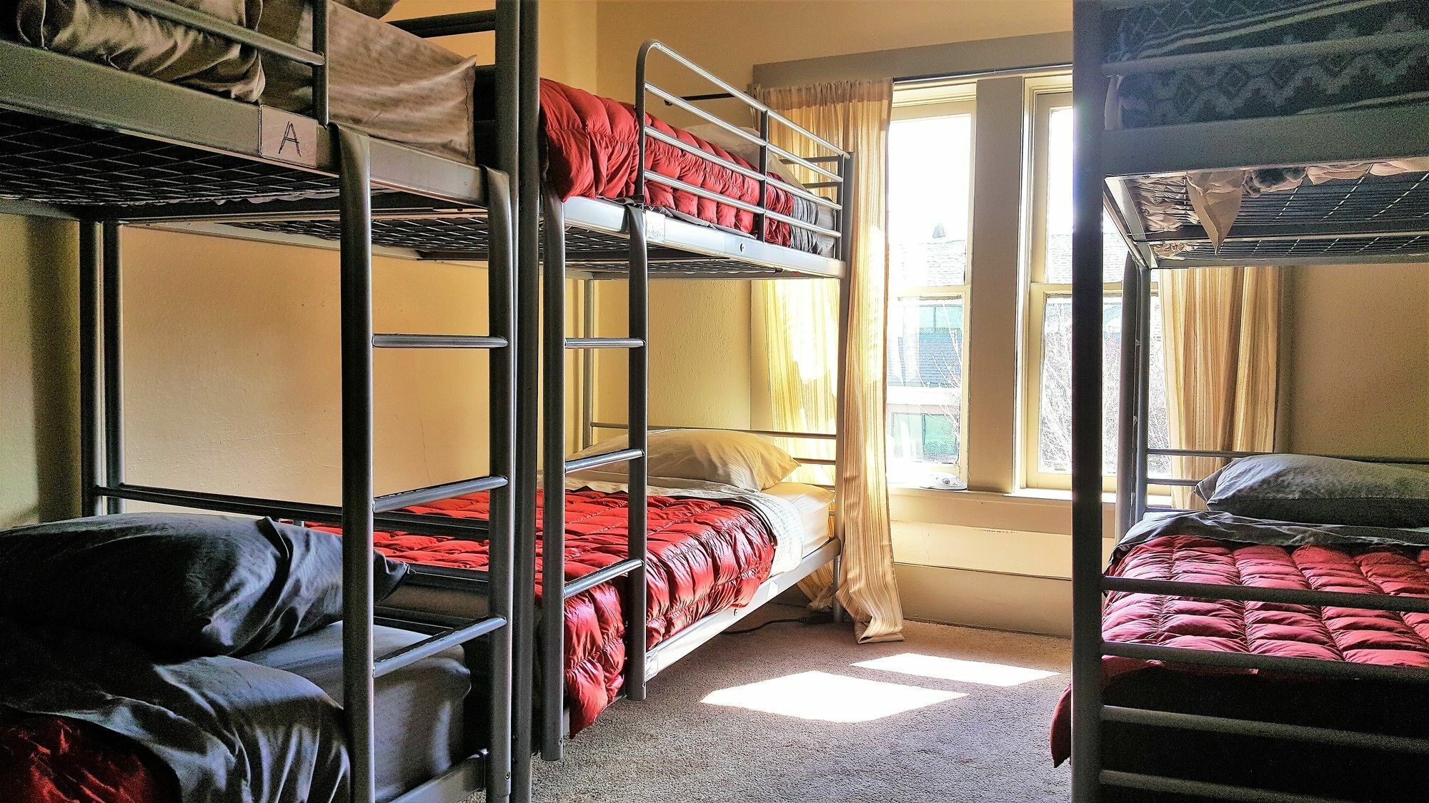 Bunk & Brew Historic Lucas House - Hostel Bend Buitenkant foto